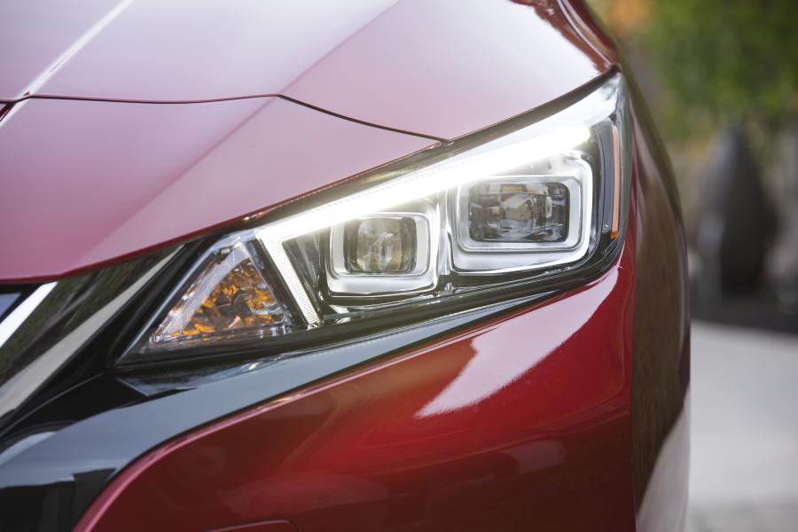 Детали экстерьера Nissan Leaf 2018 года  (NA) (фото 45 из 104)